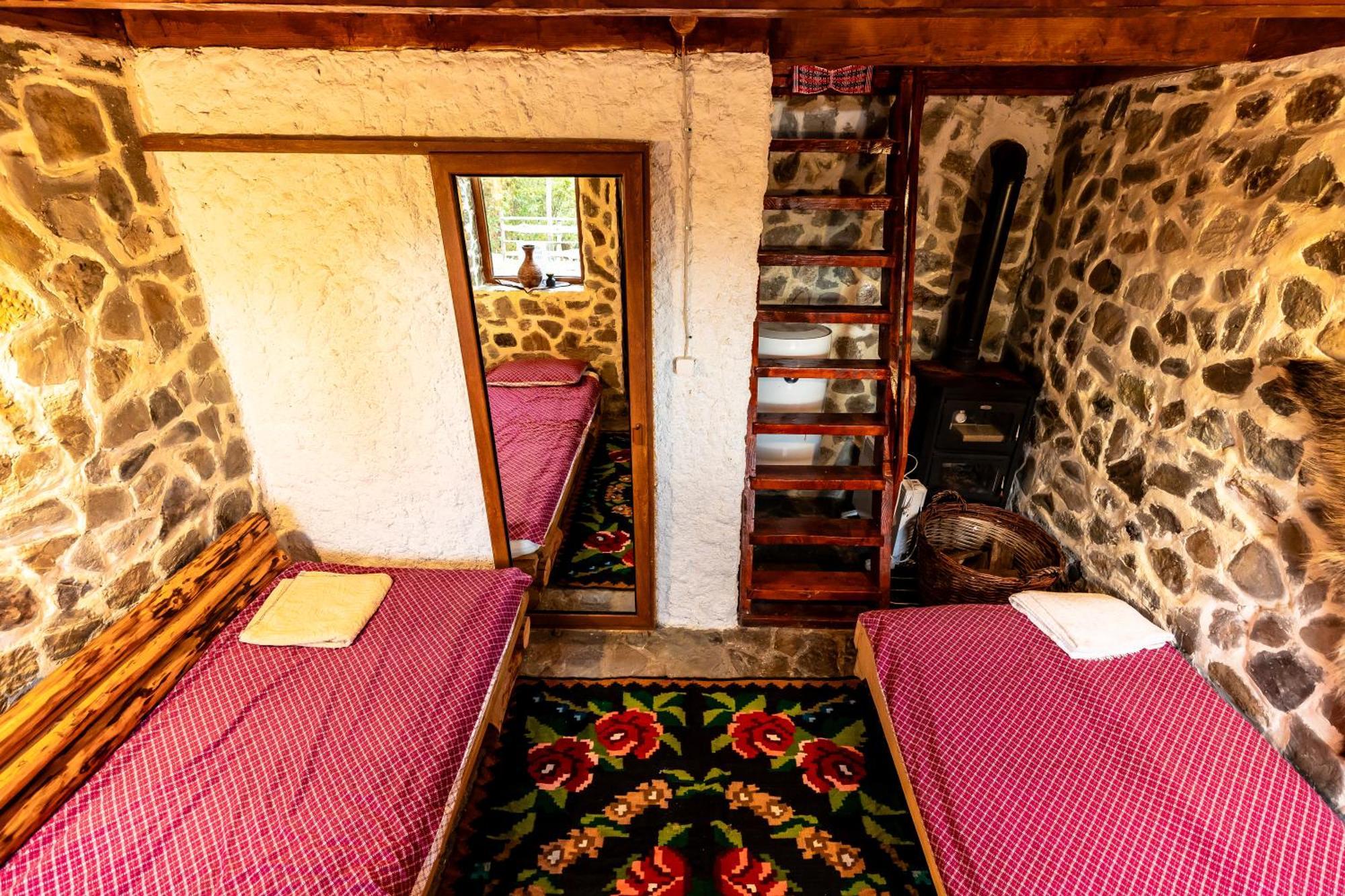 Catunu' Lui Emil Villa Carbunesti Kültér fotó